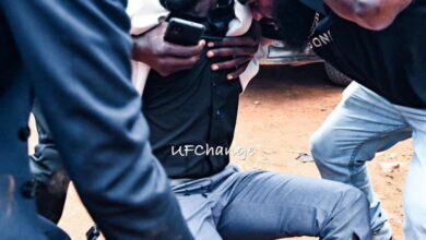 Photo of Robert Kyagulanyi Injured By Police: Analyzing The Assault On The NUP President