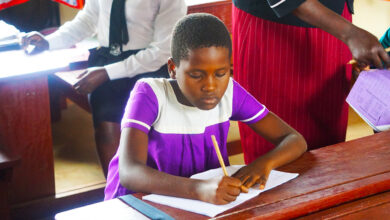 Photo of Parliamentary Debate Over New Education Curriculum: Smartphones At School Are Not Feasible Tools For Learners