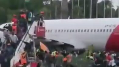Photo of Fracas at JKIA as Mourners Overwhelm Security During Arrival of Raila Odinga’s Remains